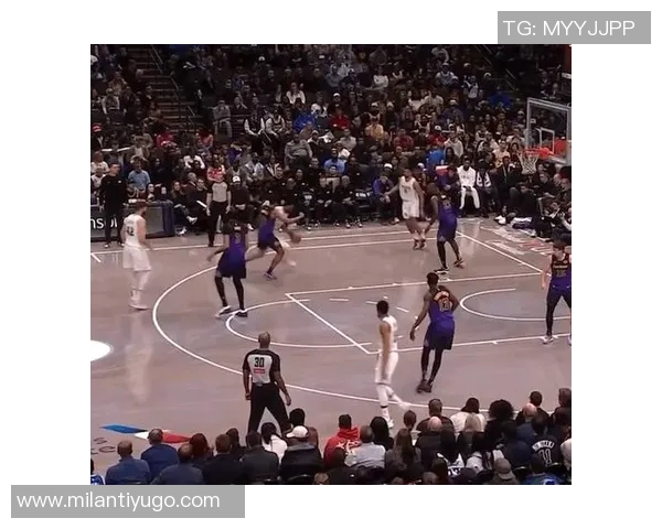 詹姆斯坦言太阳防守强势导致我们频繁失误快攻失分严重 詹姆斯坦言太阳防守强势导致我们频繁失误快攻失分严重