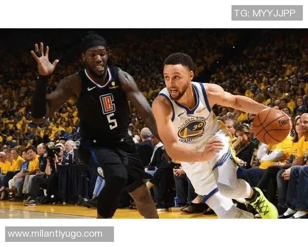 全队命中率接近六成杜兰特称赞团队配合与进攻篮板表现 全队命中率接近六成杜兰特称赞团队配合与进攻篮板表现