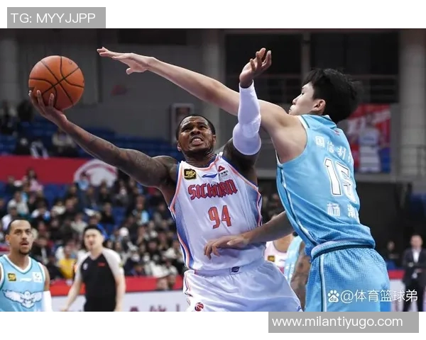 在关键时刻斯普利特对杨瀚森的防守执行力产生怀疑